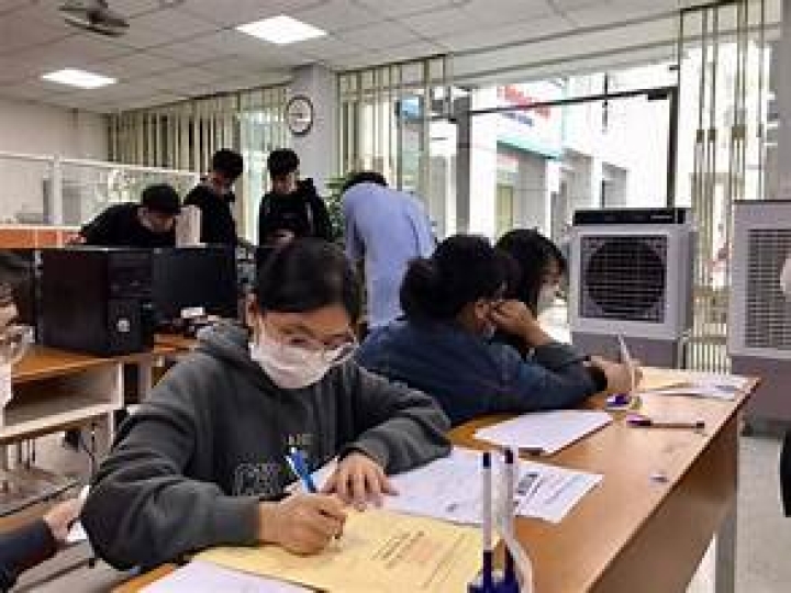 Có nhất thiết phải học đại học ngay sau khi tốt nghiệp PTTH?